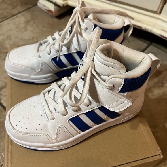 Youth Adidas Postmove Mid Basketball Shoe - Picture 2 of 6